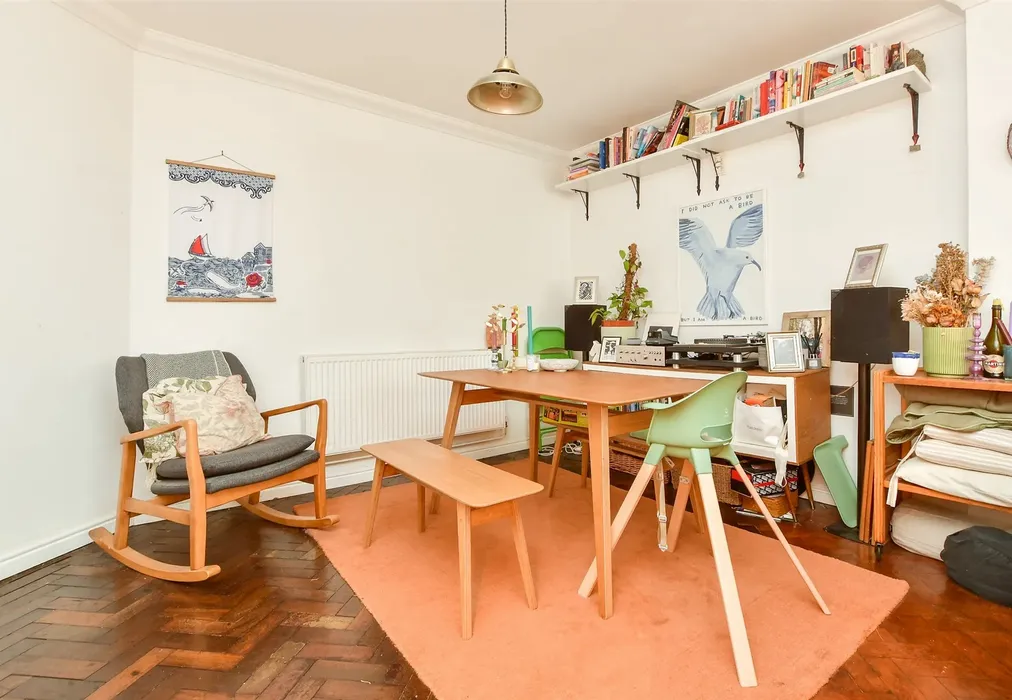 Lounge/Diner - Eastern Esplanade, Cliftonville, Margate, Kent - Wards of Kent