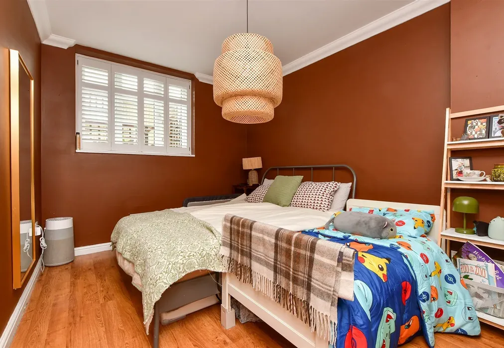 Bedroom 1 - Eastern Esplanade, Cliftonville, Margate, Kent - Wards of Kent