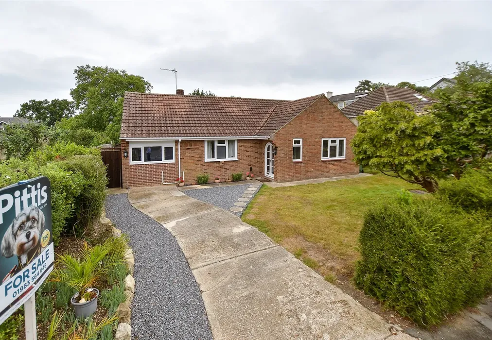 Front Web 1 - Ampthill Road, Ryde, Isle of Wight - Wards of Kent