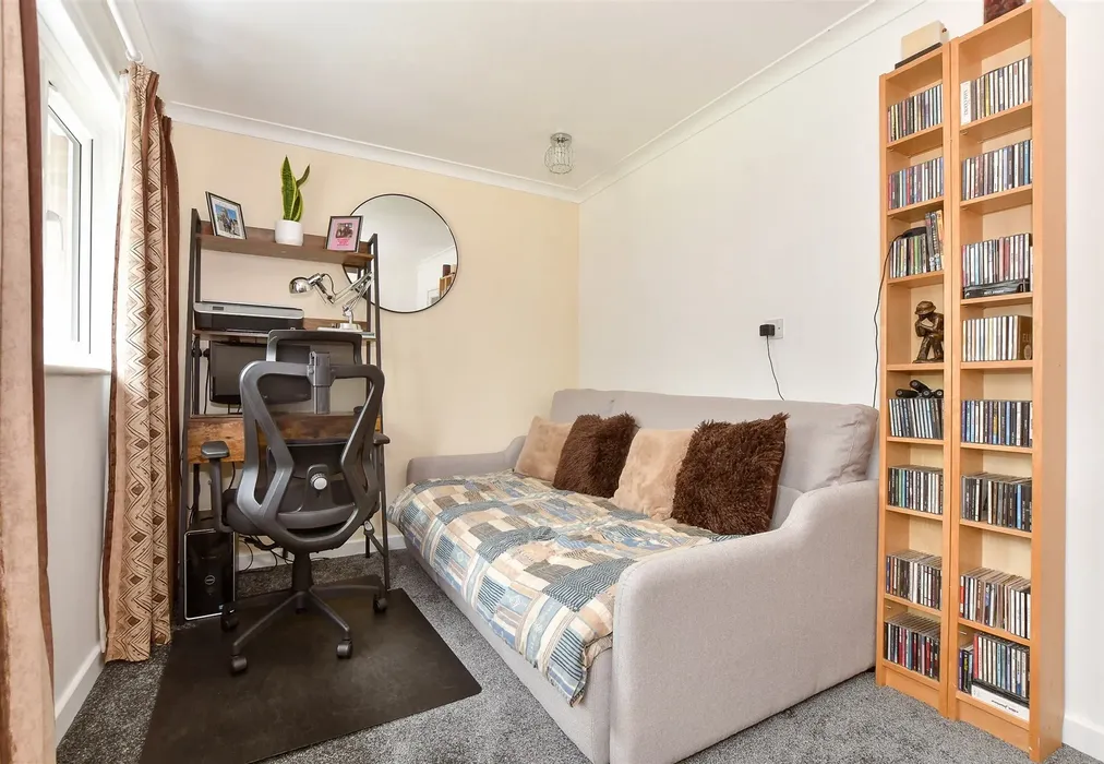 Bedroom 3 - Ampthill Road, Ryde, Isle of Wight - Wards of Kent