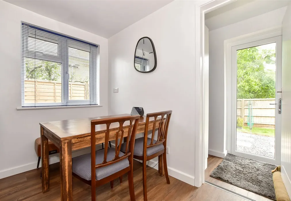 Internal Lifestyle Photograph - Ampthill Road, Ryde, Isle of Wight - Wards of Kent