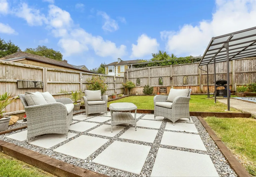 External Feature - Ampthill Road, Ryde, Isle of Wight - Wards of Kent