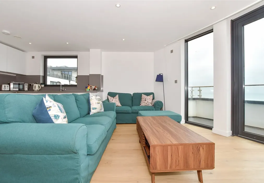 Kitchen/ Lounge/ Diner - Beach Drive, Ramsgate, Kent - Wards of Kent