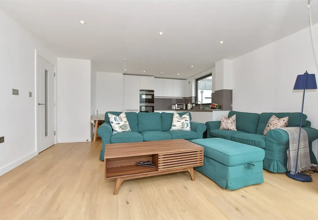 Kitchen/ Lounge/ Diner - Beach Drive, Ramsgate, Kent - Wards of Kent