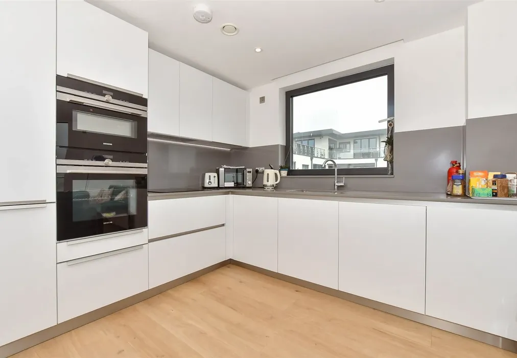 Kitchen/ Lounge/ Diner - Beach Drive, Ramsgate, Kent - Wards of Kent