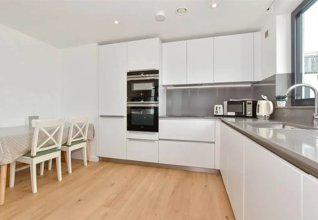 Kitchen/ Lounge/ Diner - Beach Drive, Ramsgate, Kent - Wards of Kent