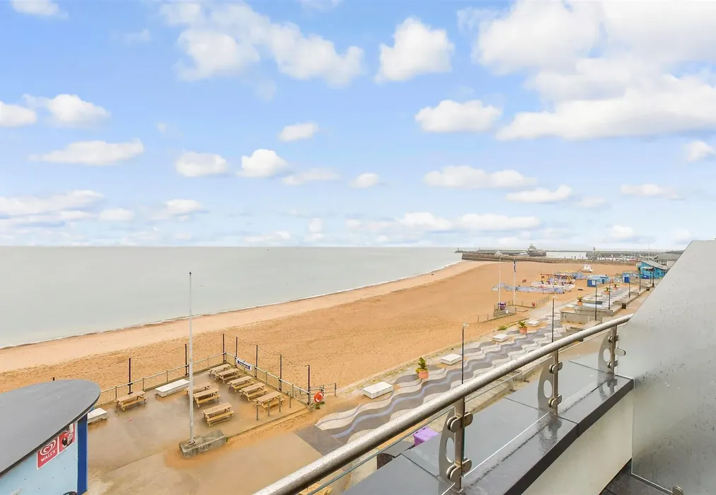 Views To Front - Beach Drive, Ramsgate, Kent - Wards of Kent