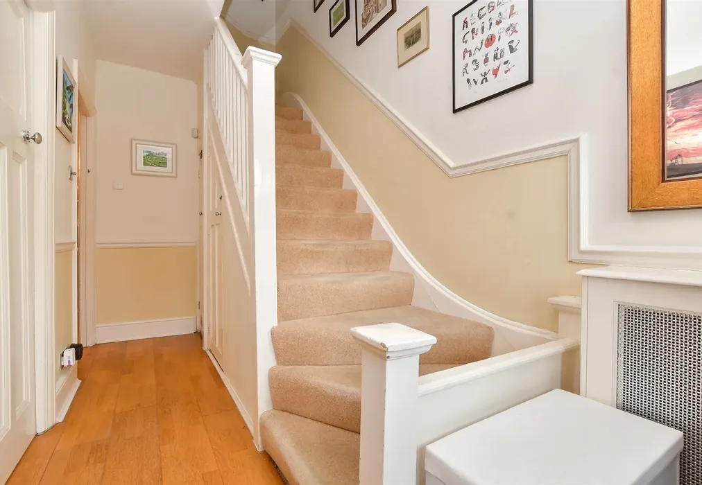Entrance Hall - Carshalton Grove, Sutton, Surrey - Wards of Kent