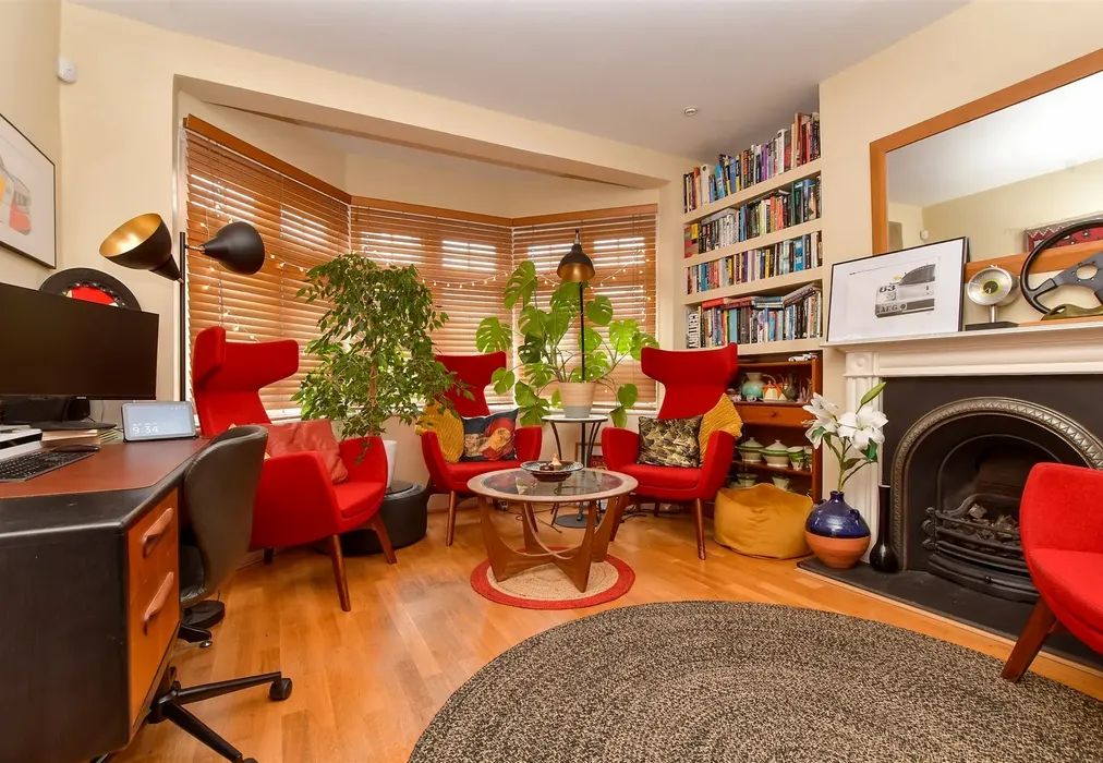 Lounge - Carshalton Grove, Sutton, Surrey - Wards of Kent