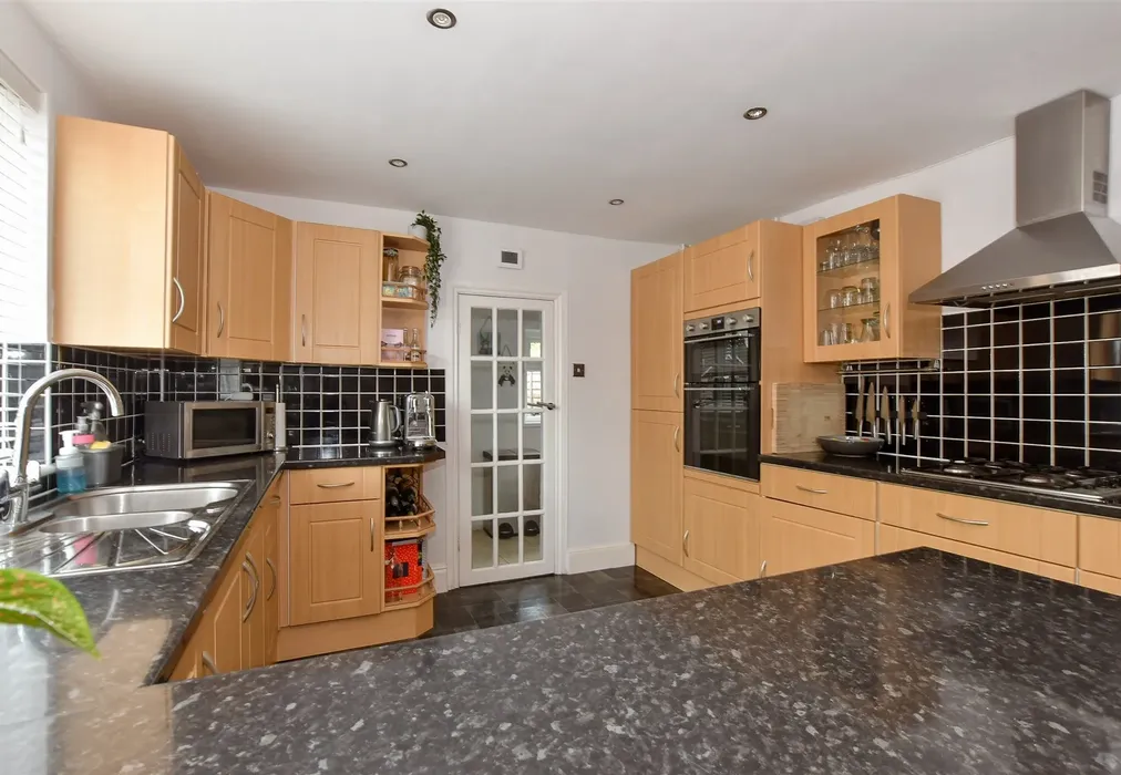 Kitchen - St. John's Crescent, Sandown, Isle of Wight - Wards of Kent