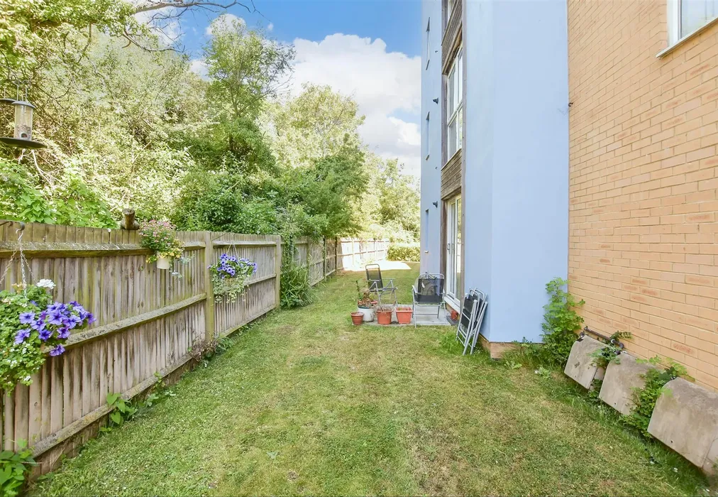 Communal Gardens - Olympia Way, Whitstable, Kent - Wards of Kent