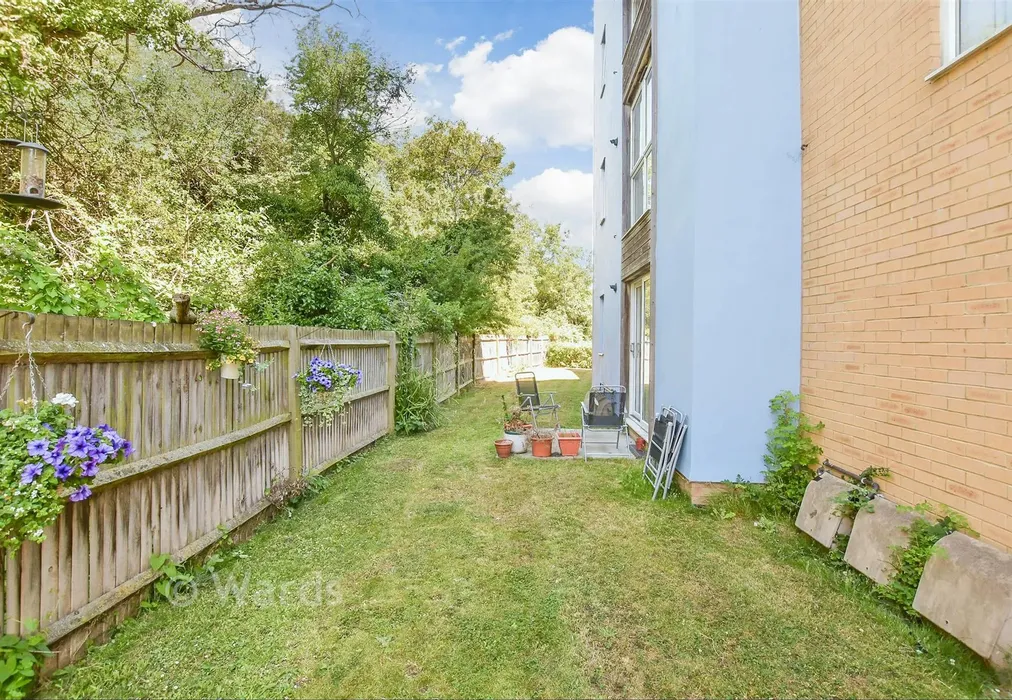 Communal Gardens - Olympia Way, Whitstable, Kent - Wards of Kent