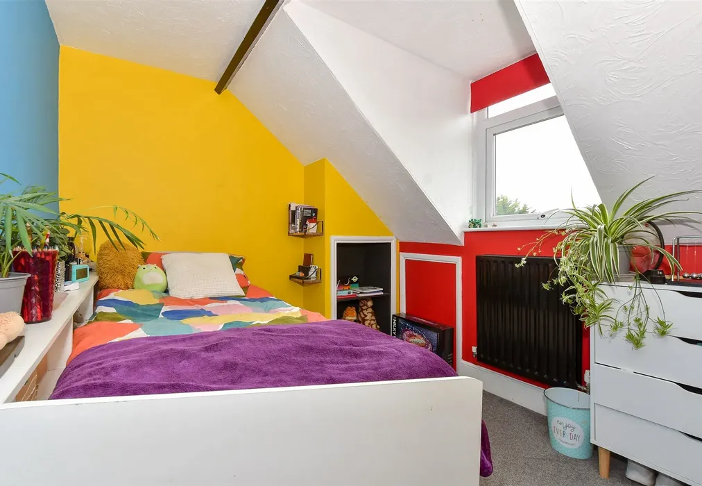 Bedroom 5 - Upper Highland Road, Ryde, Isle of Wight - Wards of Kent