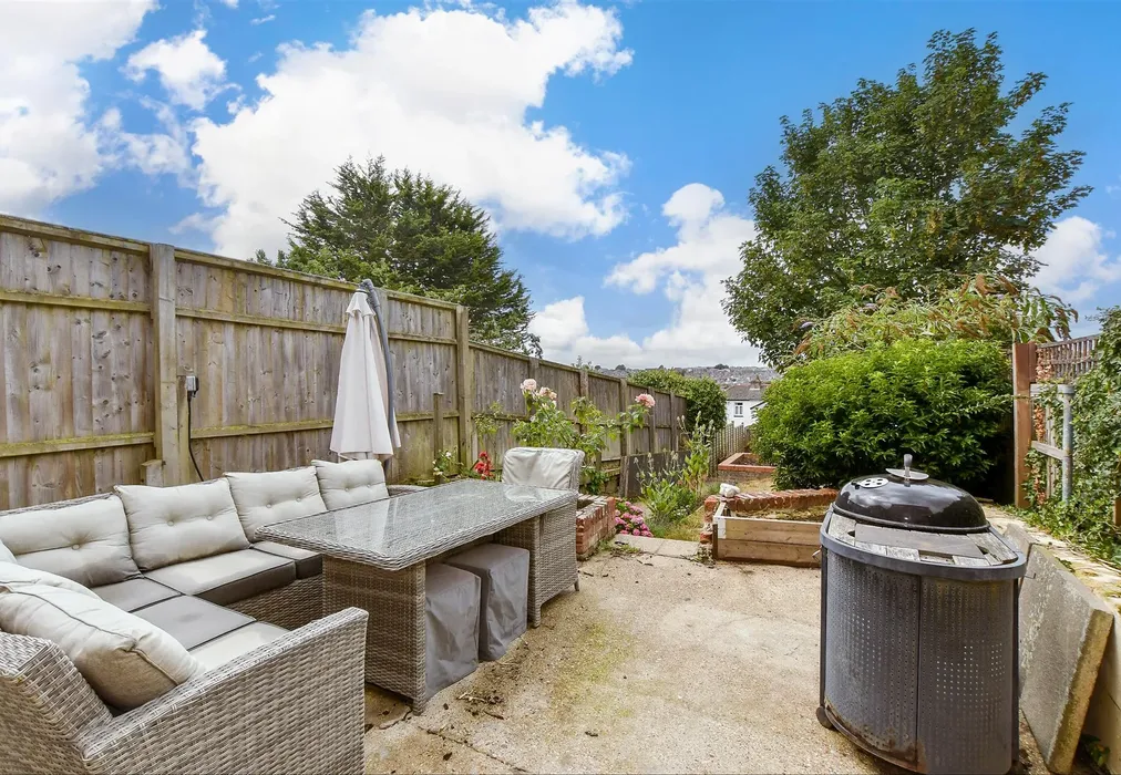 Rear Garden - Upper Highland Road, Ryde, Isle of Wight - Wards of Kent