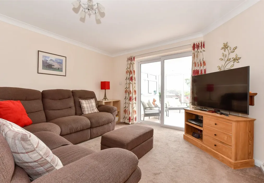 Lounge/ Dining Room - Morton Road, Brading, Isle of Wight - Wards of Kent