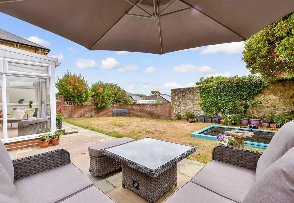 External Lifestyle Photograph - Morton Road, Brading, Isle of Wight - Wards of Kent