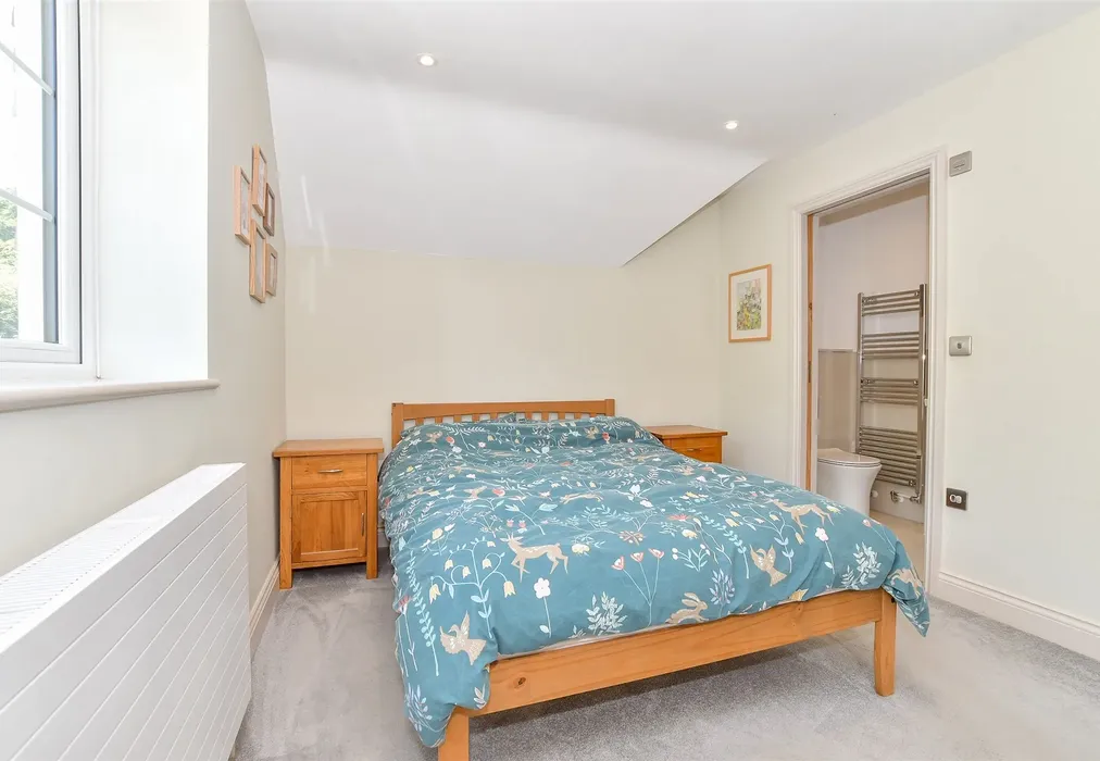 Bedroom 1 - School House Lane, Horsmonden, Tonbridge, Kent - Wards of Kent