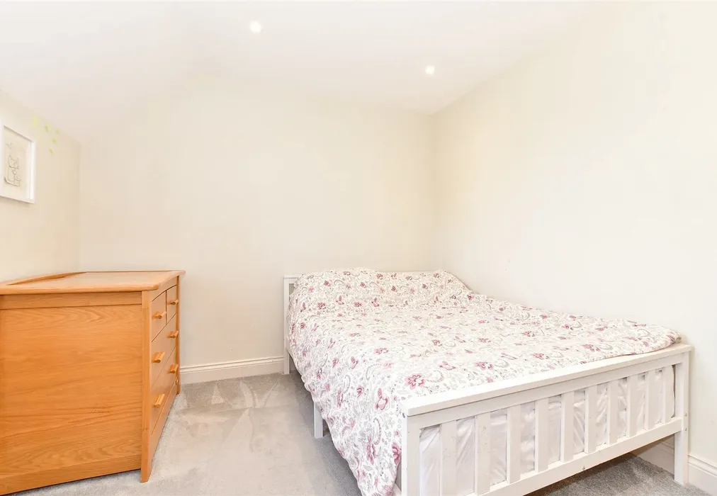 Bedroom 2 - School House Lane, Horsmonden, Tonbridge, Kent - Wards of Kent