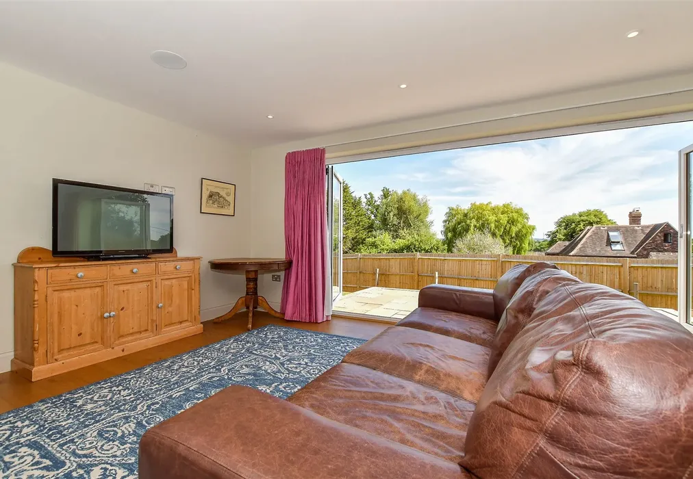 Internal Lifestyle Photograph - School House Lane, Horsmonden, Tonbridge, Kent - Wards of Kent