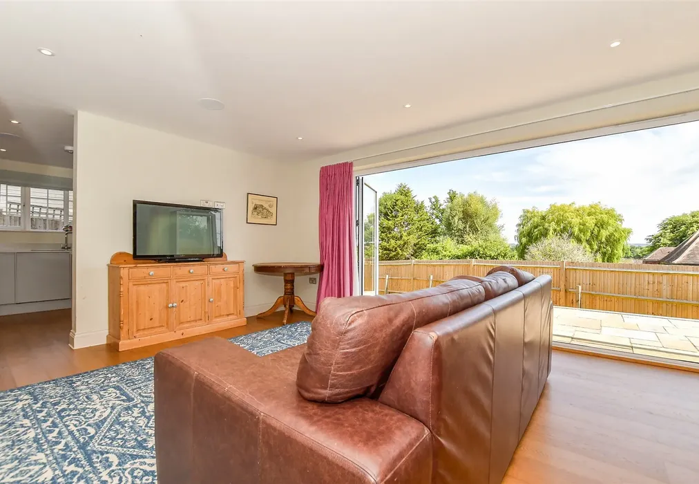 Internal Lifestyle Photograph - School House Lane, Horsmonden, Tonbridge, Kent - Wards of Kent