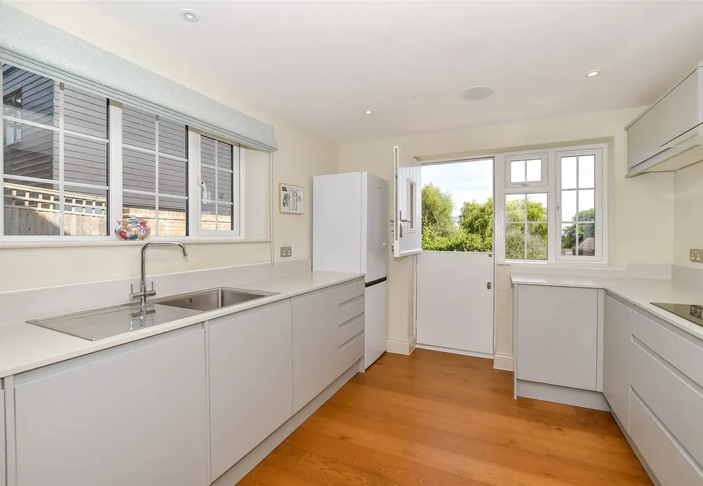 Internal Lifestyle Photograph - School House Lane, Horsmonden, Tonbridge, Kent - Wards of Kent