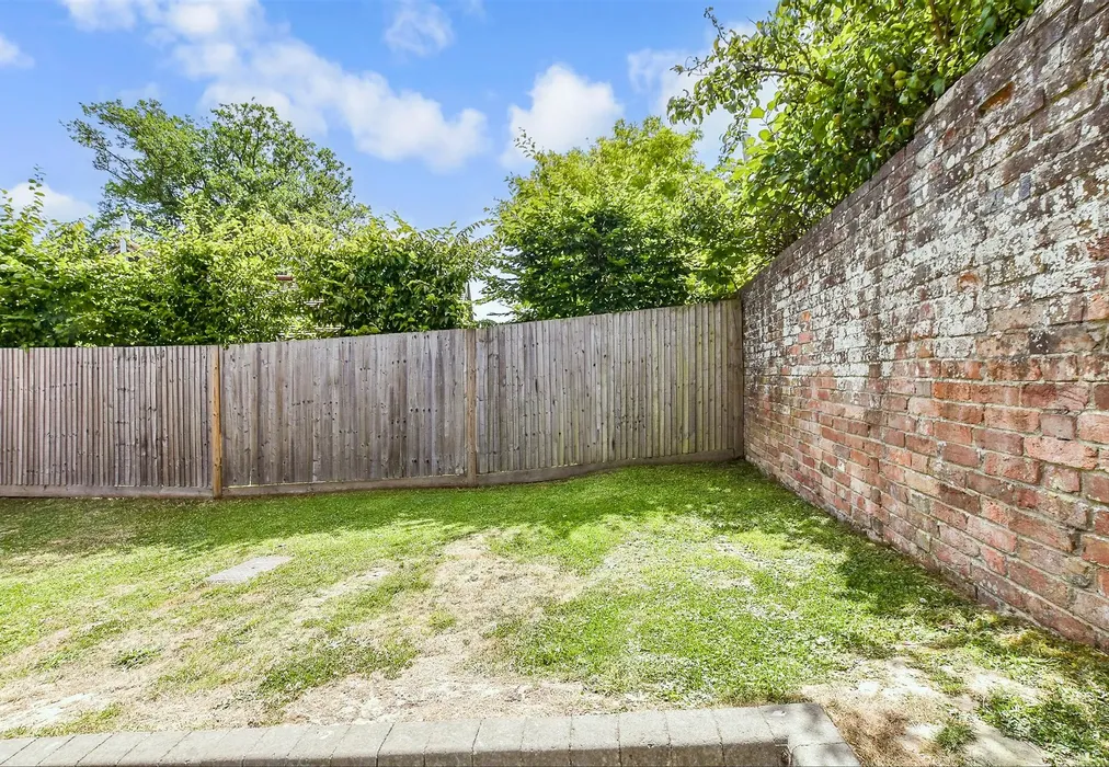 Front Garden - School House Lane, Horsmonden, Tonbridge, Kent - Wards of Kent