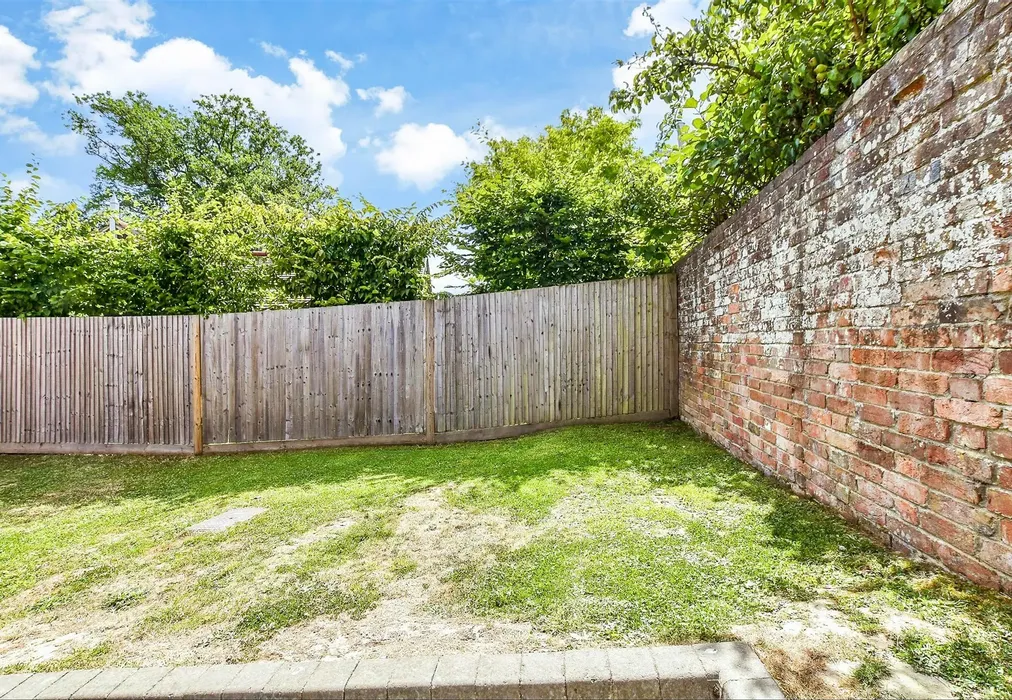 Front Garden - School House Lane, Horsmonden, Tonbridge, Kent - Wards of Kent