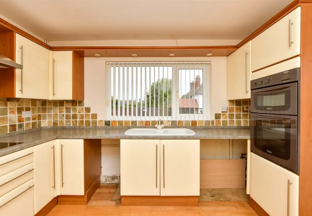 Kitchen - Palmerston Avenue, Broadstairs, Kent - Wards of Kent