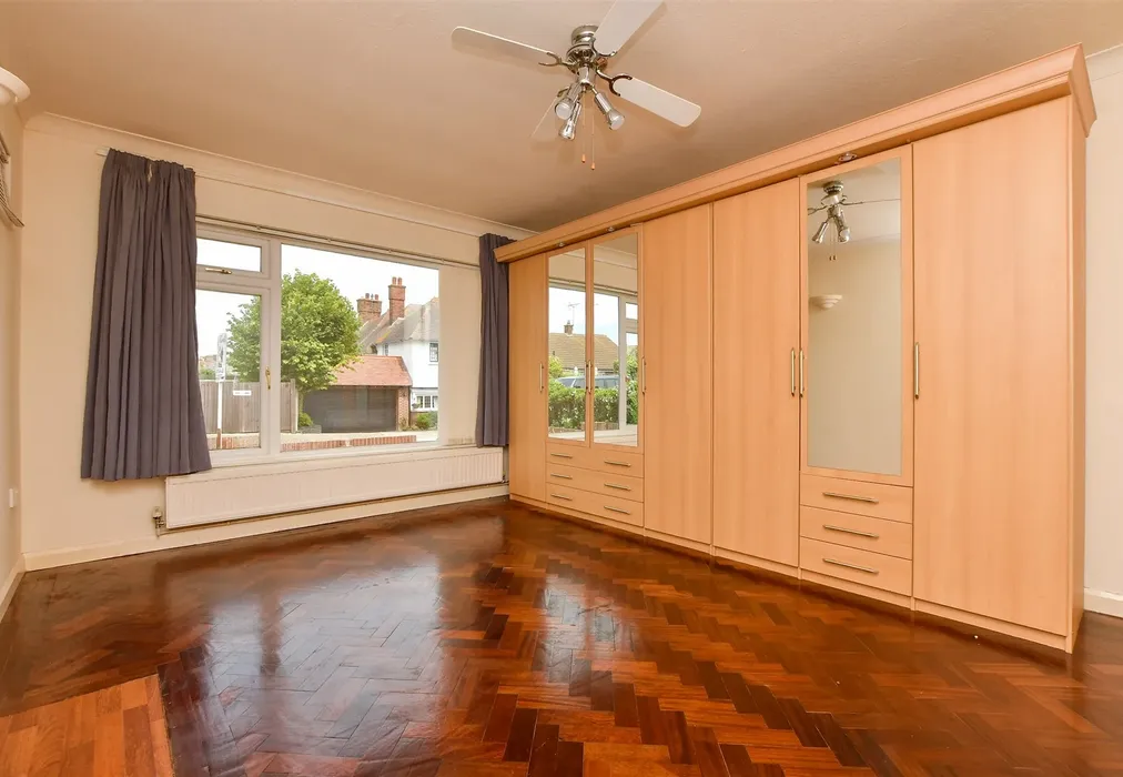 Bedroom 1 - Palmerston Avenue, Broadstairs, Kent - Wards of Kent