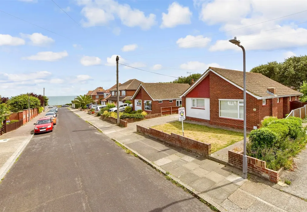 Views To Front - Palmerston Avenue, Broadstairs, Kent - Wards of Kent