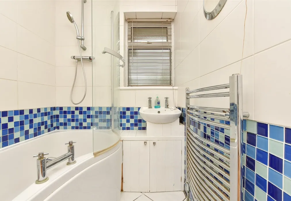 Bathroom - Pluckley Gardens, Cliftonville, Margate, Kent - Wards of Kent