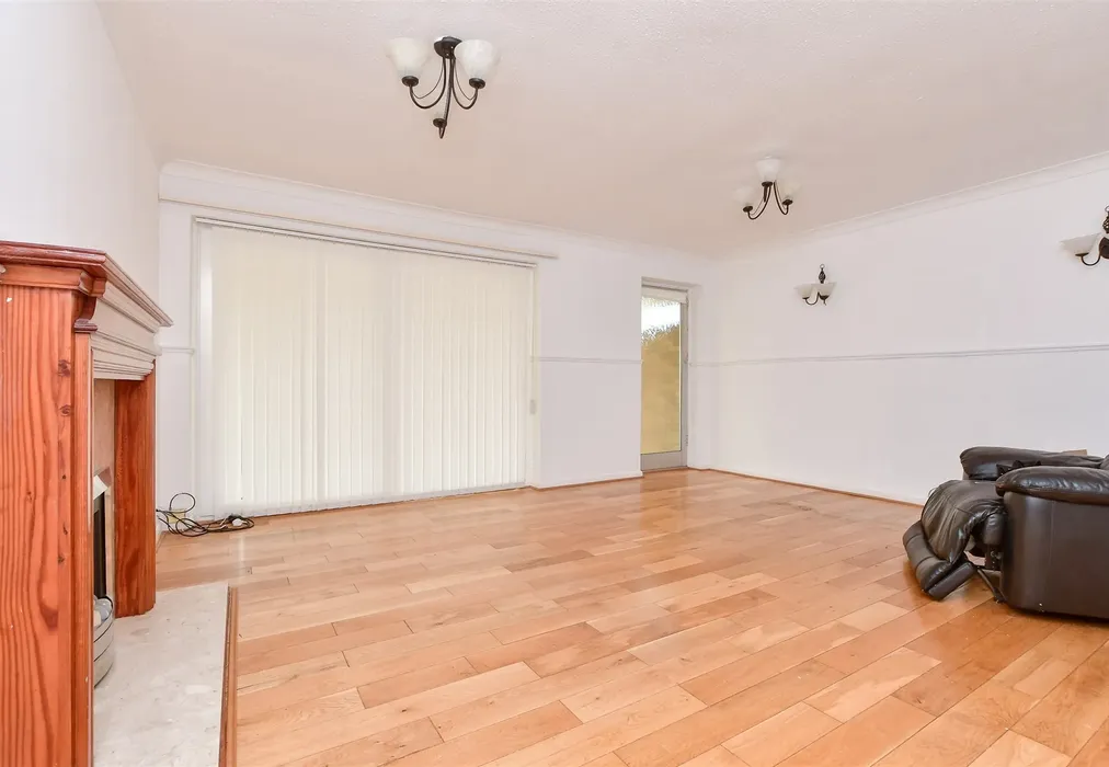 Lounge/Diner - Pluckley Gardens, Cliftonville, Margate, Kent - Wards of Kent