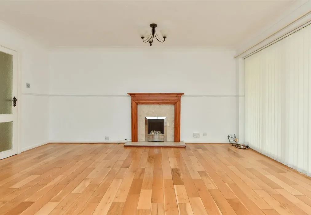 Lounge/Diner - Pluckley Gardens, Cliftonville, Margate, Kent - Wards of Kent