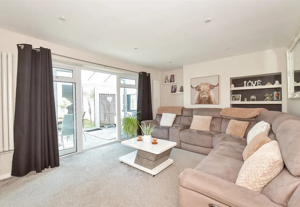 Lounge - Oakcroft Gardens, Littlehampton, West Sussex - Wards of Kent