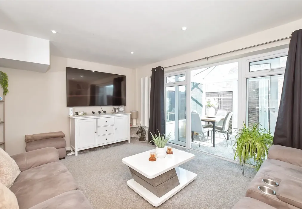 Lounge - Oakcroft Gardens, Littlehampton, West Sussex - Wards of Kent