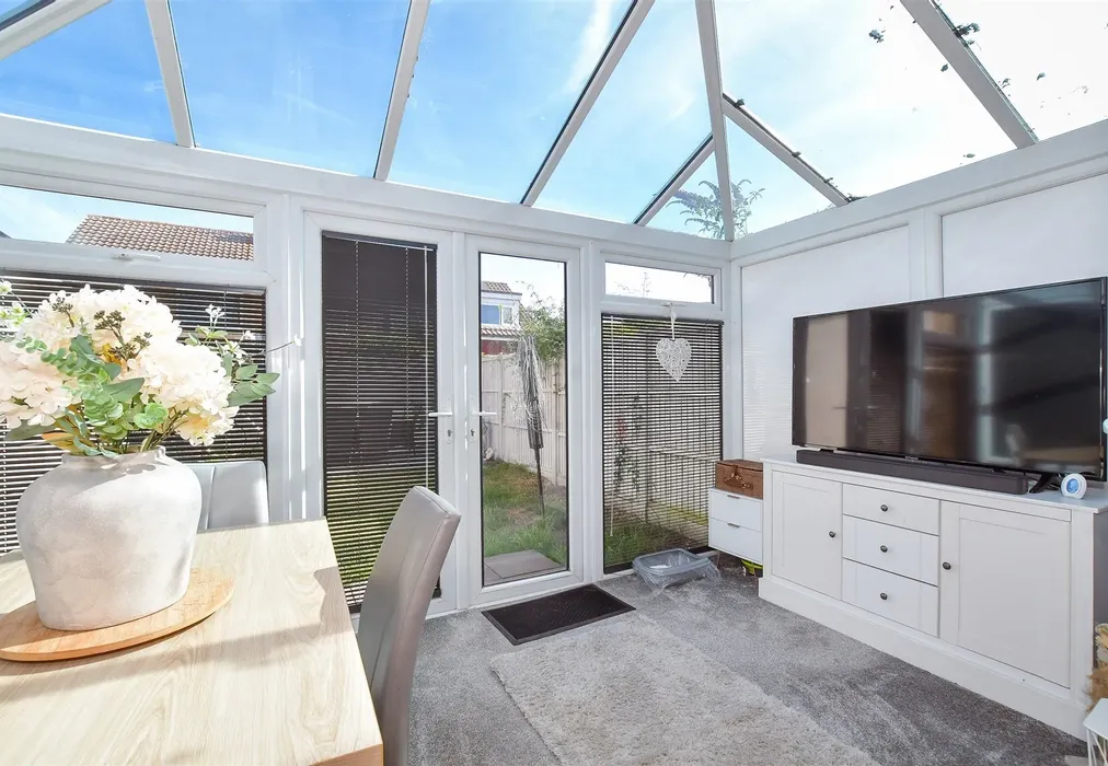Conservatory - Oakcroft Gardens, Littlehampton, West Sussex - Wards of Kent