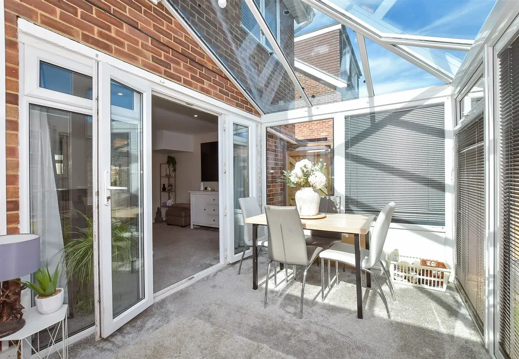 Conservatory - Oakcroft Gardens, Littlehampton, West Sussex - Wards of Kent