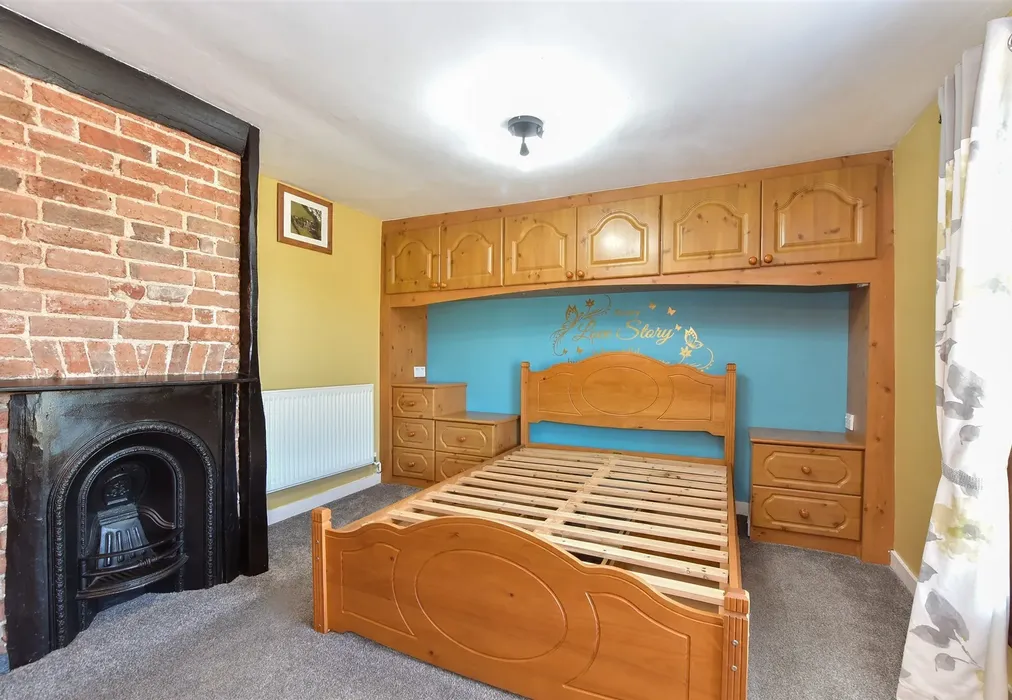 Bedroom 1 - Plough Road, Eastchurch, Sheerness, Kent - Wards of Kent