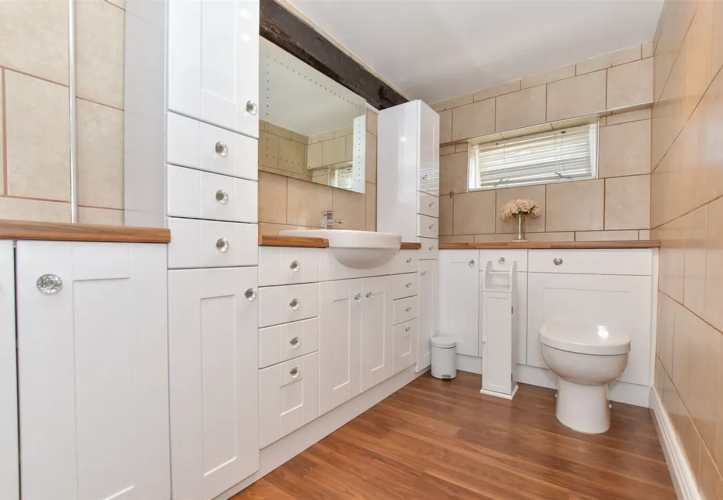 Separate Toilet - Plough Road, Eastchurch, Sheerness, Kent - Wards of Kent