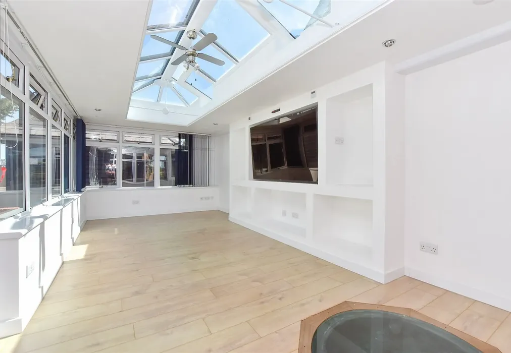 Sun Room - Plough Road, Eastchurch, Sheerness, Kent - Wards of Kent