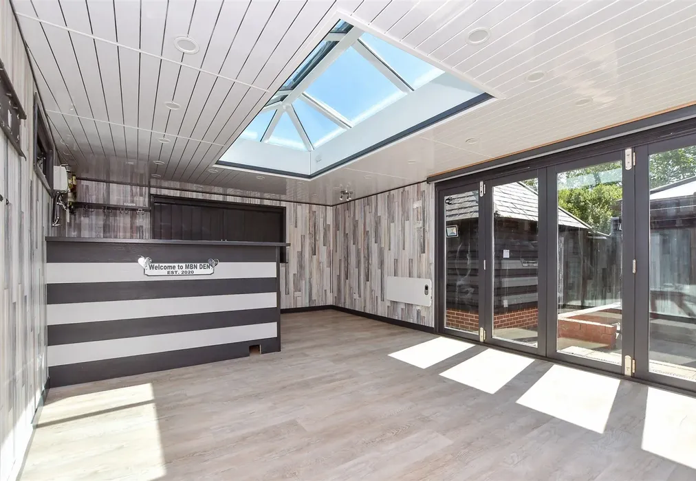 Outbuilding/Bar - Plough Road, Eastchurch, Sheerness, Kent - Wards of Kent