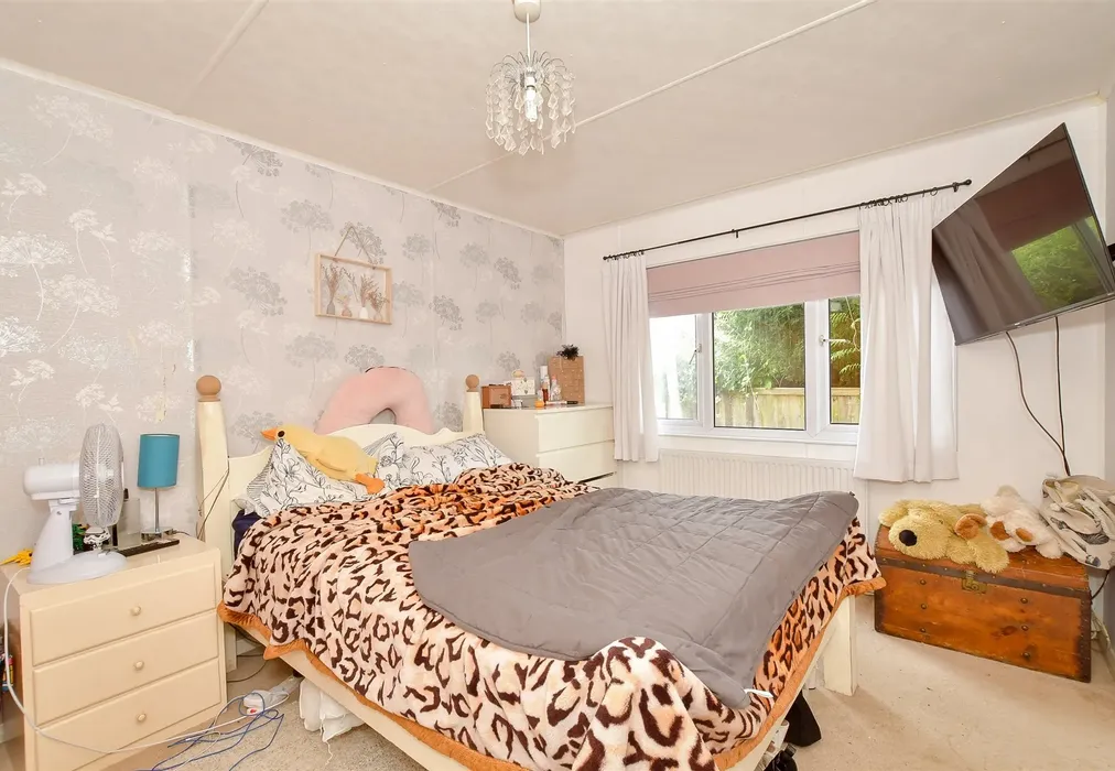 Bedroom 1 - Shripney Road, Bognor Regis, West Sussex - Wards of Kent