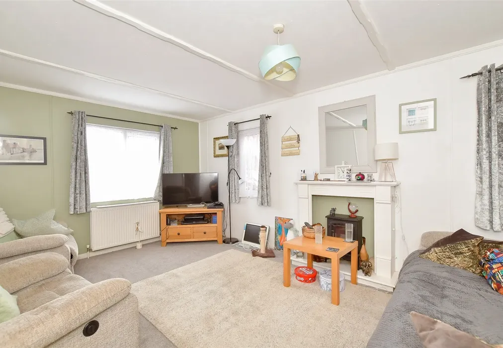 Lounge - Shripney Road, Bognor Regis, West Sussex - Wards of Kent