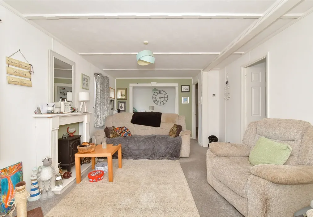Lounge - Shripney Road, Bognor Regis, West Sussex - Wards of Kent