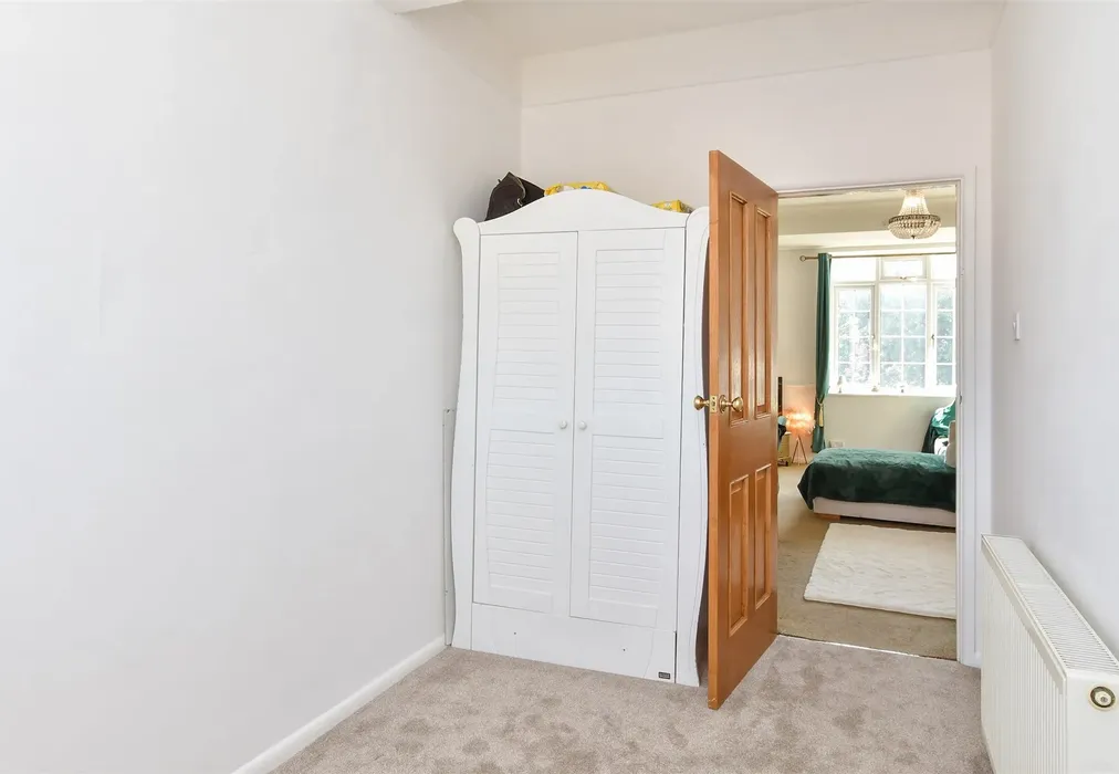 Bedroom 2 - The Boulevard, Goring-By-Sea, Worthing, West Sussex - Wards of Kent