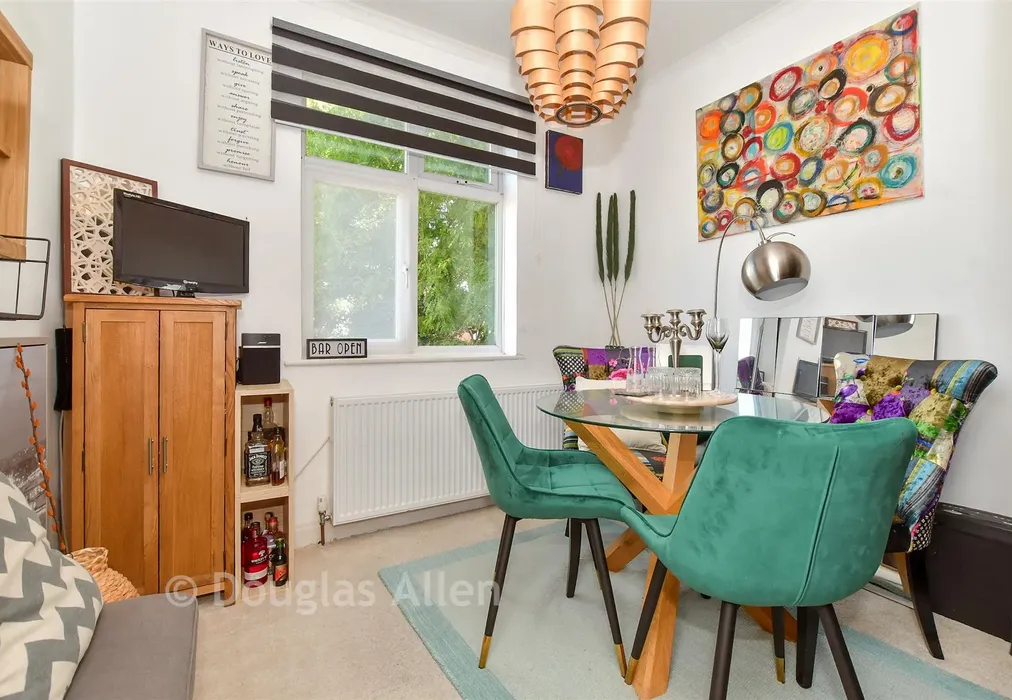 Bedroom 2 - Compton Avenue, Gidea Park, Essex - Wards of Kent