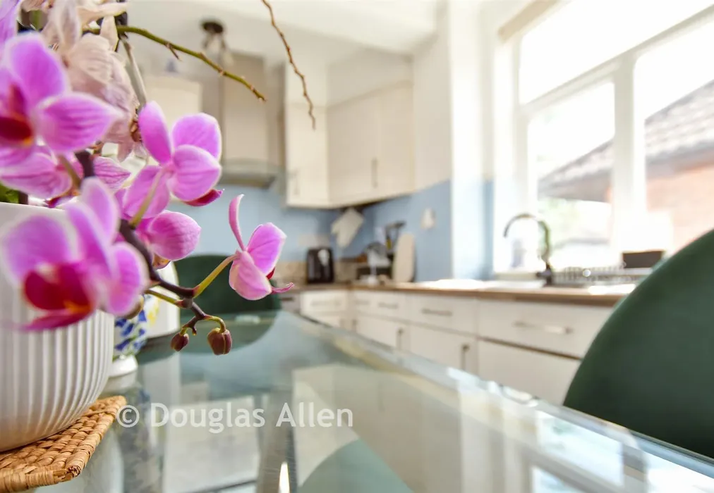 Internal Lifestyle Photograph - Compton Avenue, Gidea Park, Essex - Wards of Kent