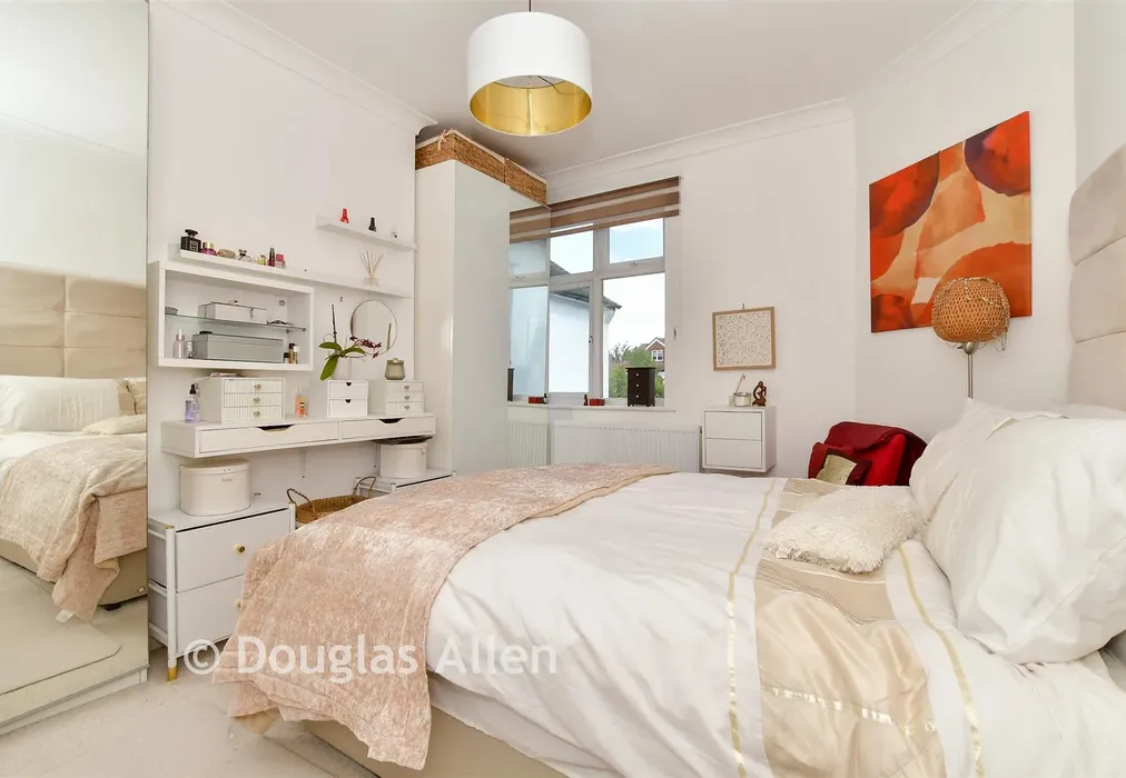 Bedroom 1 - Compton Avenue, Gidea Park, Essex - Wards of Kent