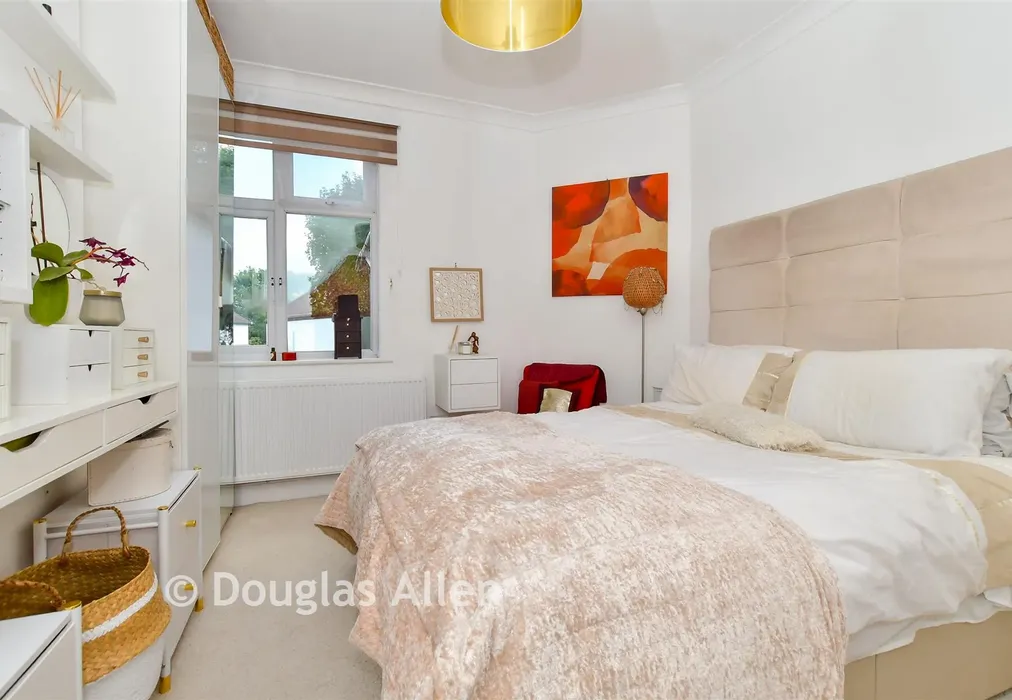 Bedroom 1 - Compton Avenue, Gidea Park, Essex - Wards of Kent