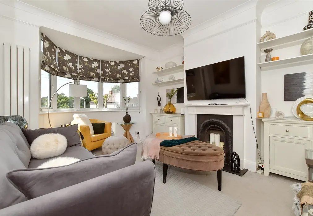 Lounge - Compton Avenue, Gidea Park, Essex - Wards of Kent